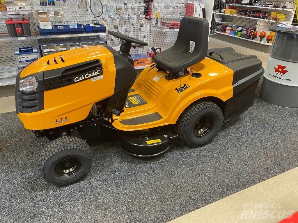Cub Cadet LT1 NR92 Sodo traktoriukai-vejapjovės