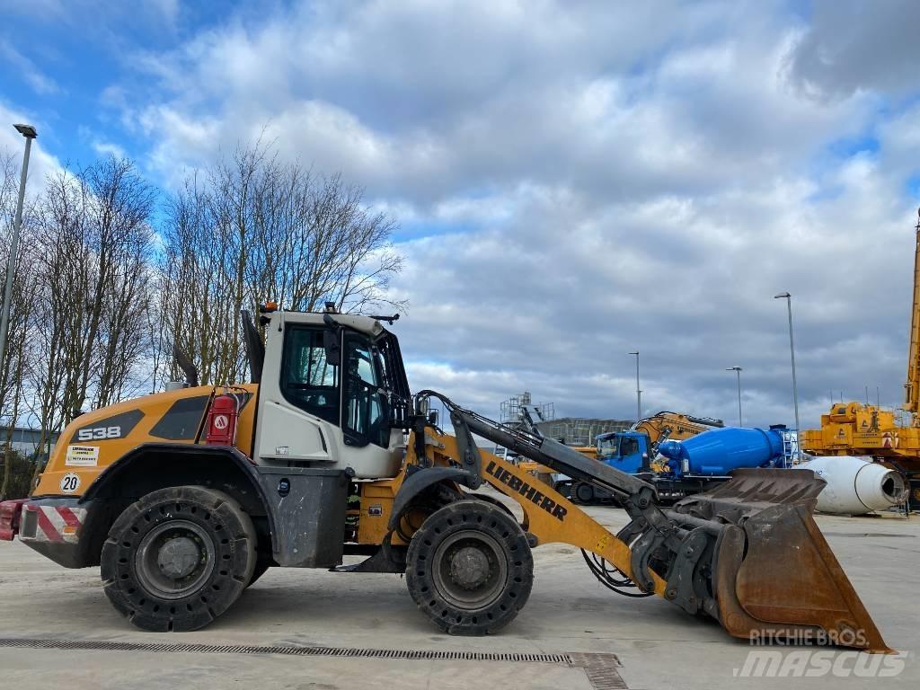 Liebherr L 538 Naudoti ratiniai krautuvai