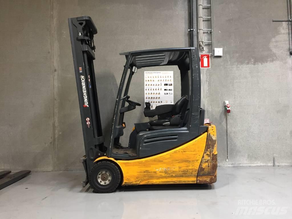 Jungheinrich EFG 216 Elektriniai šakiniai krautuvai