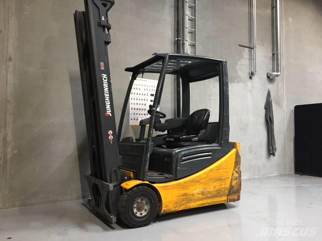 Jungheinrich EFG 216 Elektriniai šakiniai krautuvai