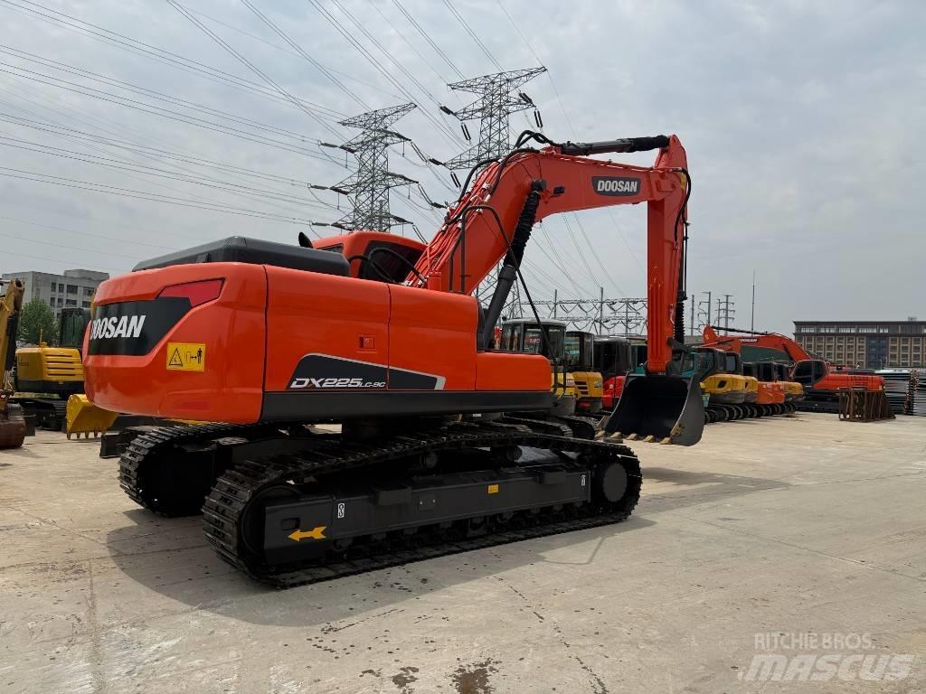Doosan DX 225 LC-9C Vikšriniai ekskavatoriai