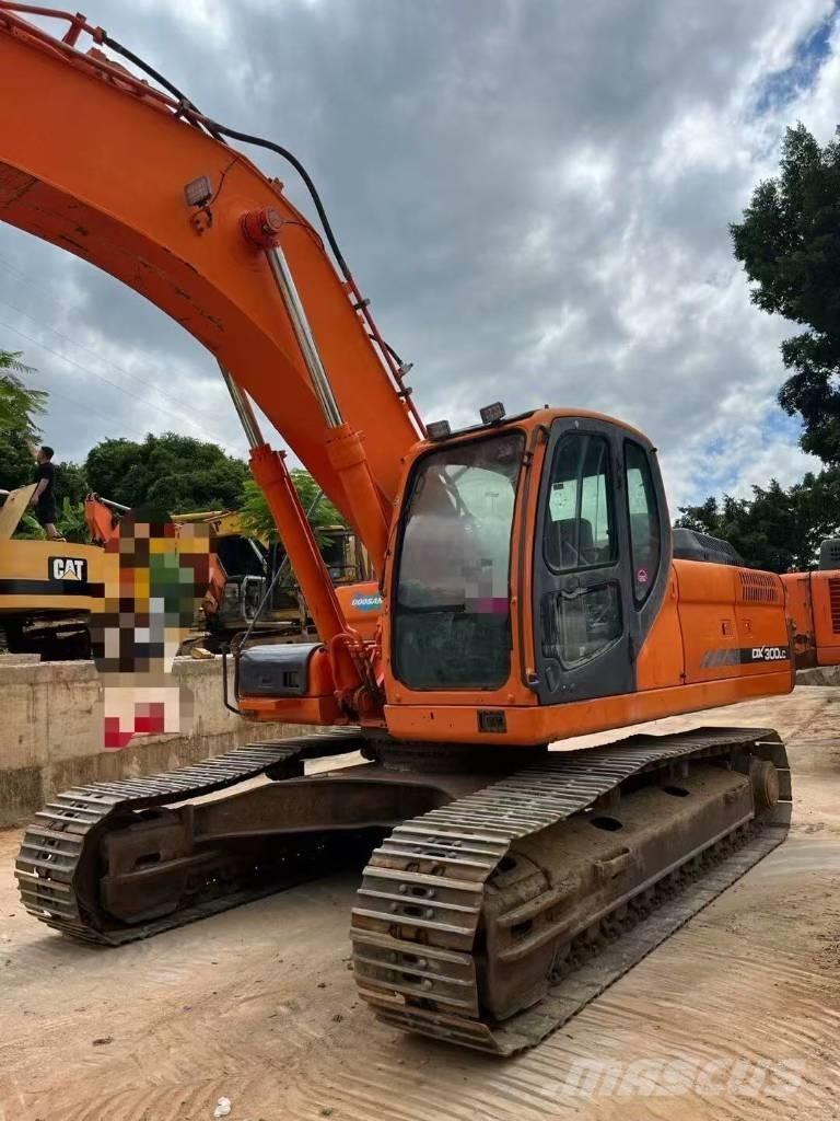 Doosan DX300 Vikšriniai ekskavatoriai