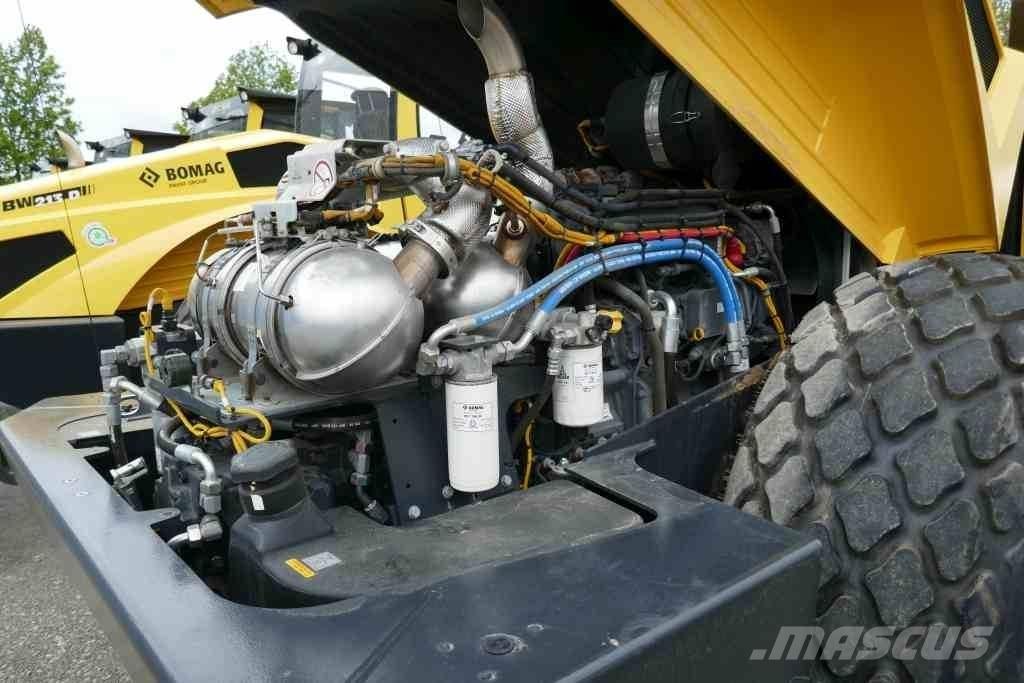 Bomag BW 213 DH-5 Gruntiniai volai