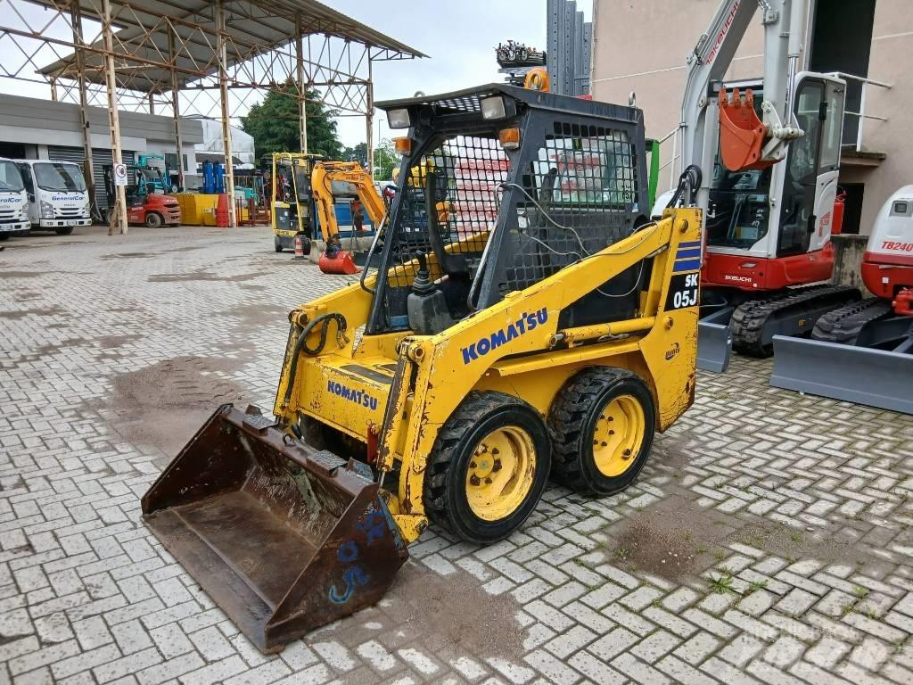 Komatsu SK 05 J Krautuvai su šoniniu pasukimu