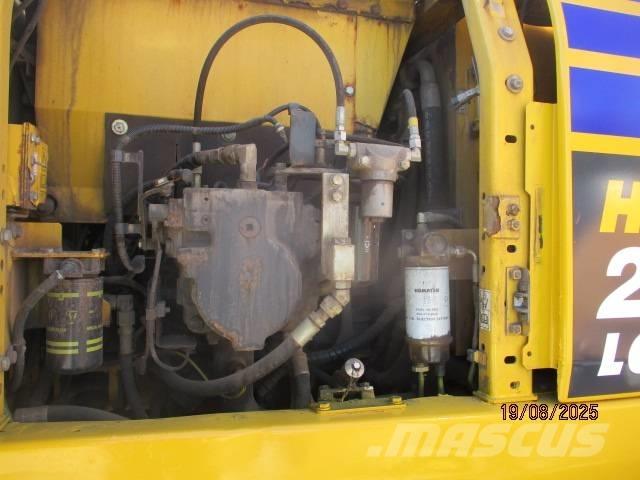 Komatsu HR 215 Vikšriniai ekskavatoriai