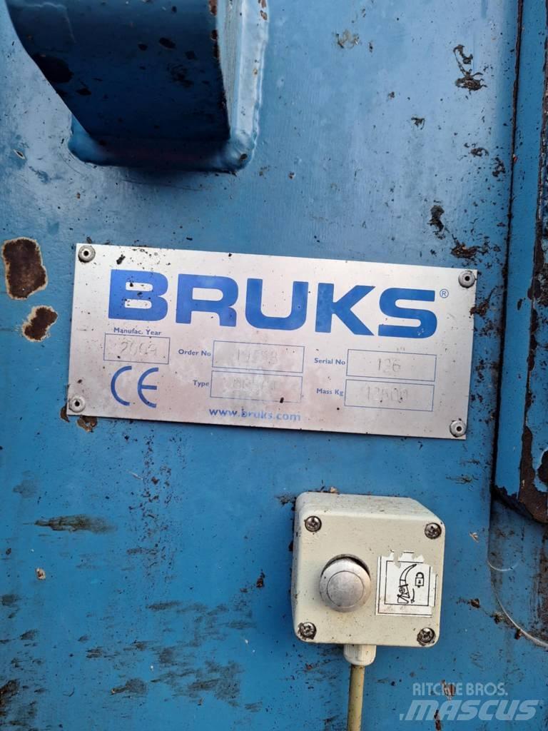 Bruks 805 CT Medienos smulkintuvai