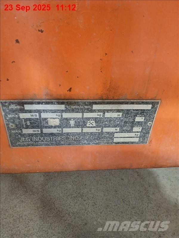 JLG 600 AJ Alkūniniai keltuvai