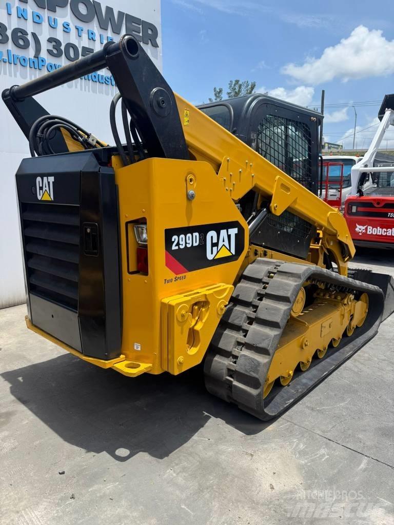 CAT 299 D 2 Krautuvai su šoniniu pasukimu