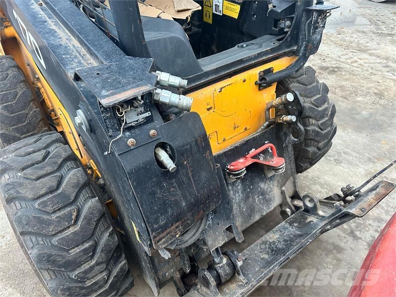 JCB 170HF Krautuvai su šoniniu pasukimu
