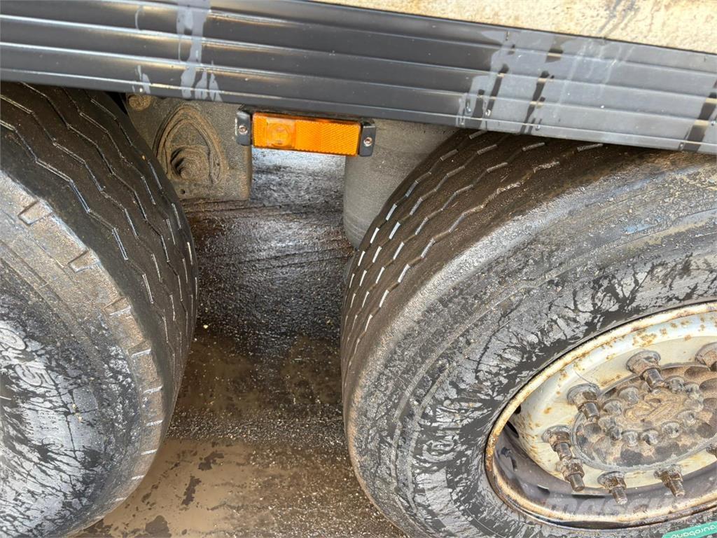 Krone 3aks Tentinės puspriekabės