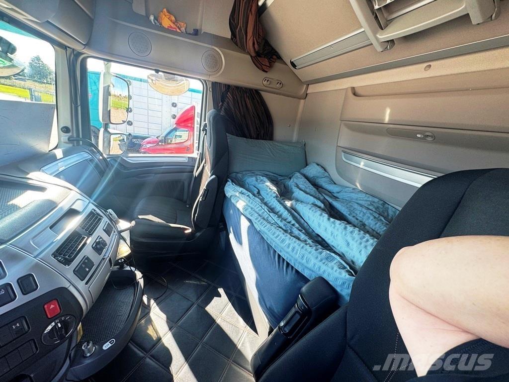 DAF XF 530 Naudoti vilkikai