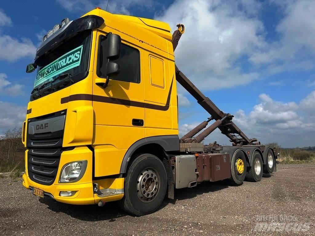 DAF XF 530 8x2-*4 Sunkvežimiai su keliamuoju kabliu