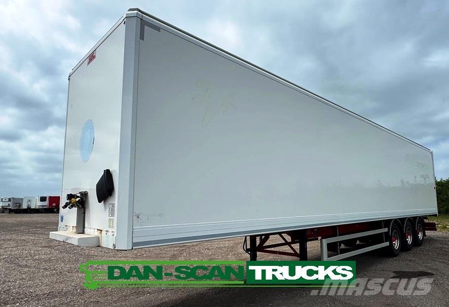 SDC 13,60m boks Dengtos puspriekabės