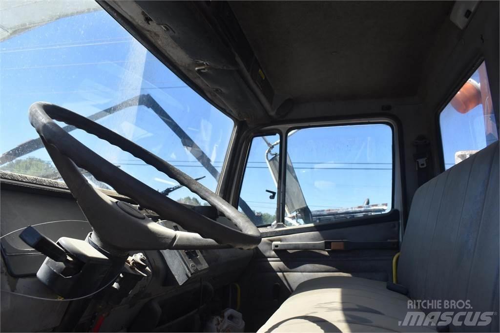 Altec A77T Ant vilkikų montuojamos kėlimo platformos