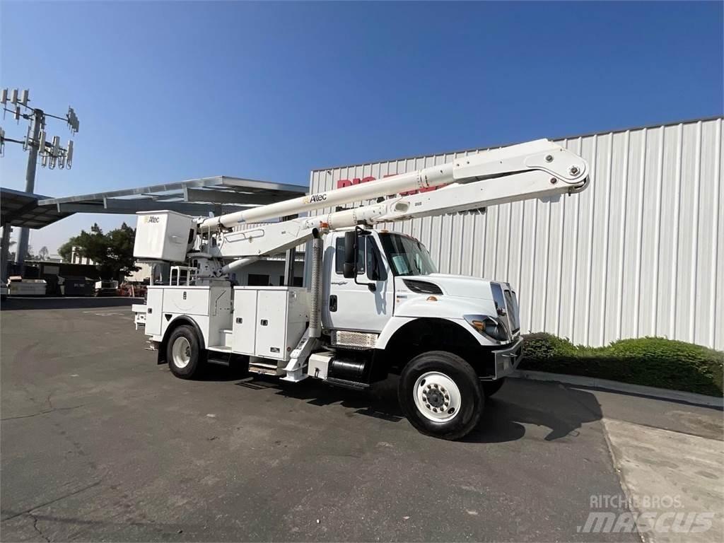 Altec AA755 Ant vilkikų montuojamos kėlimo platformos