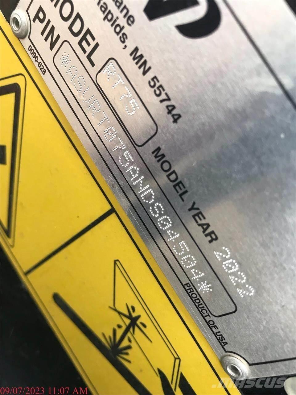 ASV POSI-TRACK RT75 Krautuvai su šoniniu pasukimu