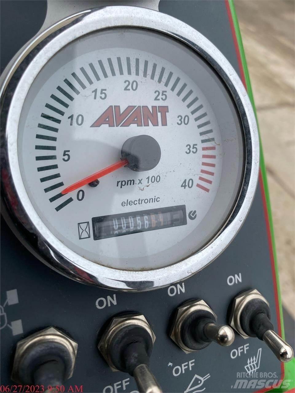 Avant 528 Naudoti ratiniai krautuvai