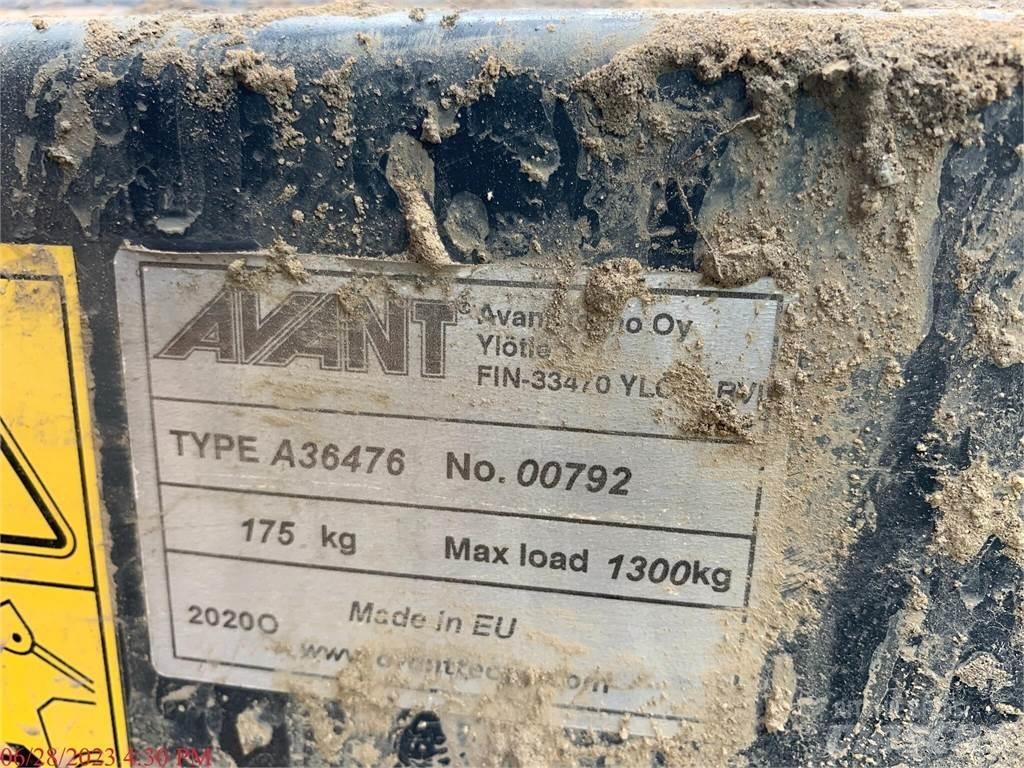 Avant 528 Naudoti ratiniai krautuvai