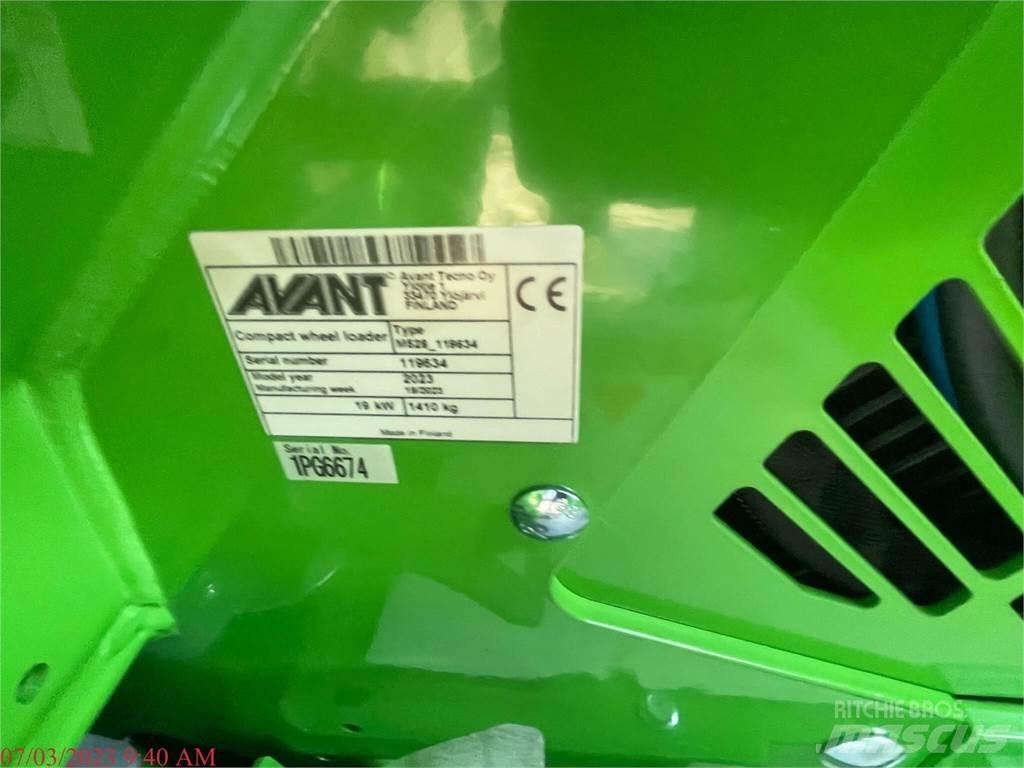 Avant 755I Naudoti ratiniai krautuvai