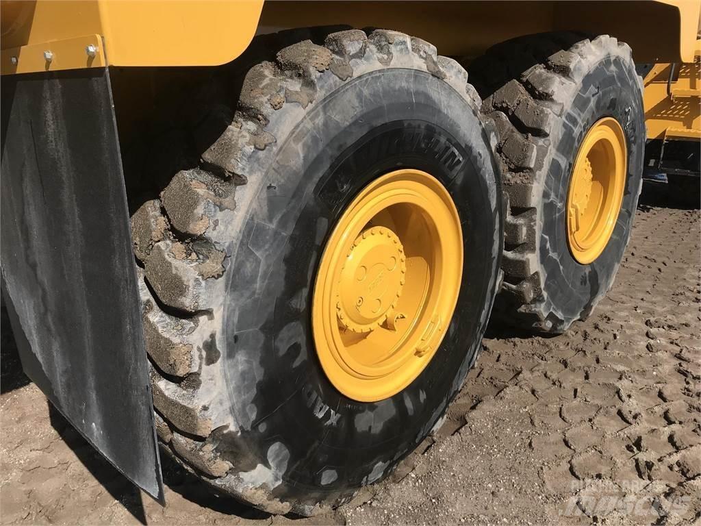 Bell B30E Vandens sunkvežimiai
