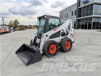 Bobcat S650 Krautuvai su šoniniu pasukimu