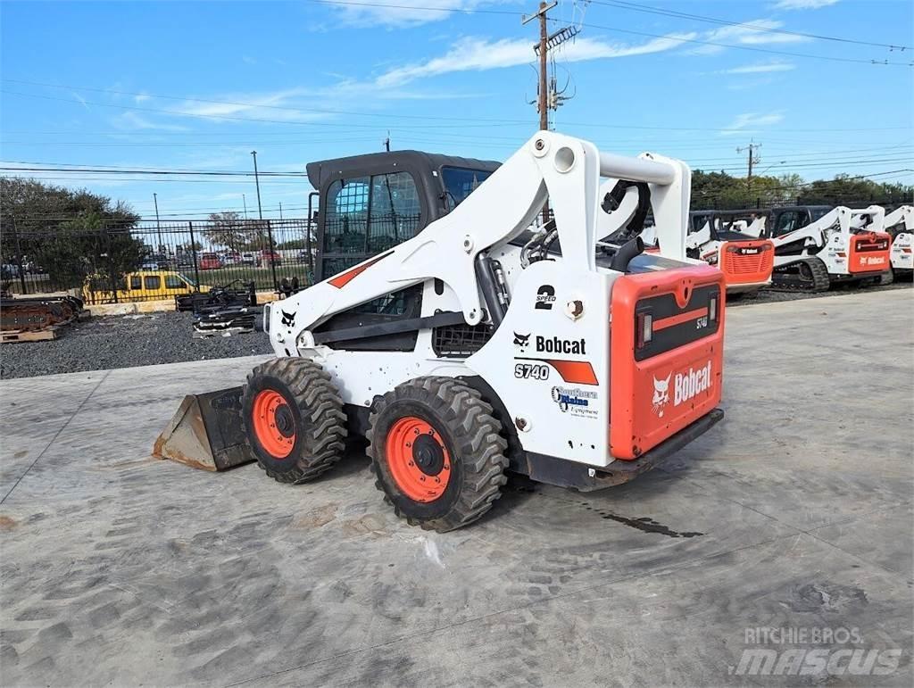 Bobcat S740 Krautuvai su šoniniu pasukimu