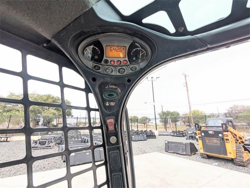 Bobcat T450 Krautuvai su šoniniu pasukimu