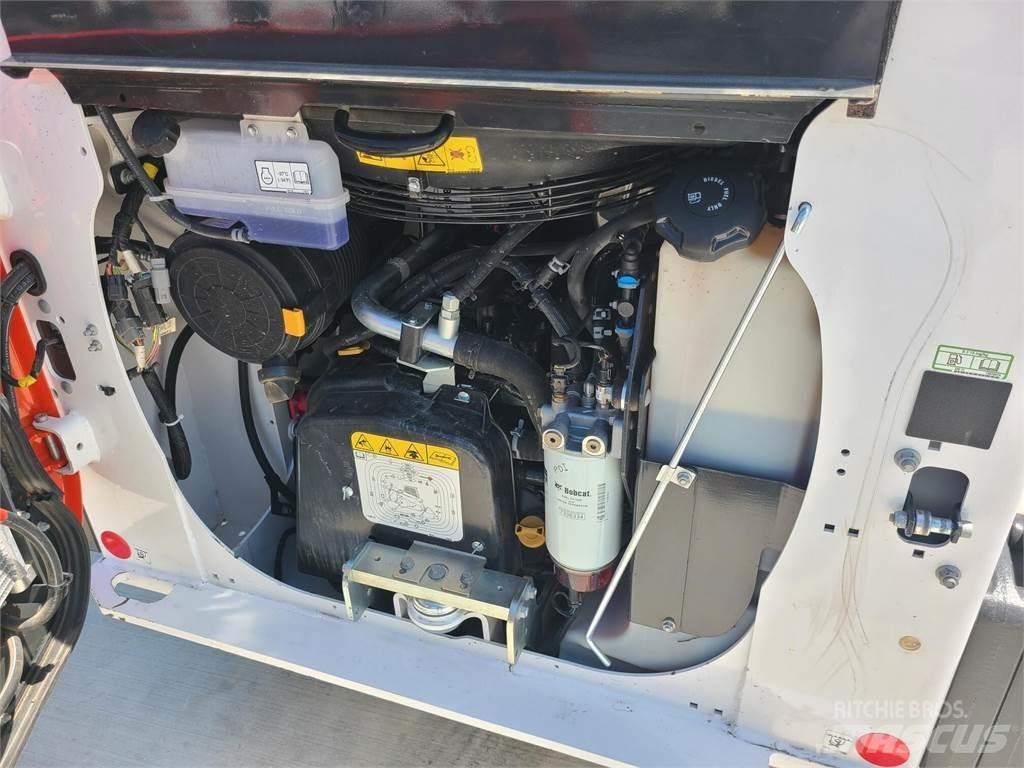 Bobcat T66 Krautuvai su šoniniu pasukimu