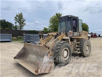 CASE 621B Naudoti ratiniai krautuvai