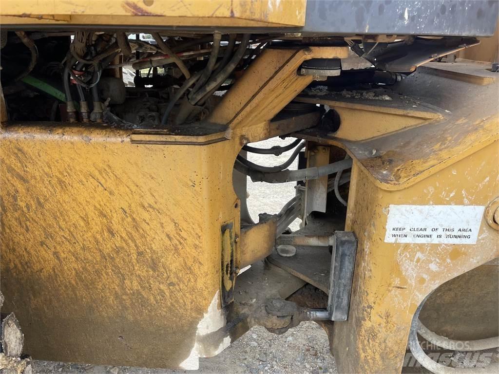 CASE 621B Naudoti ratiniai krautuvai