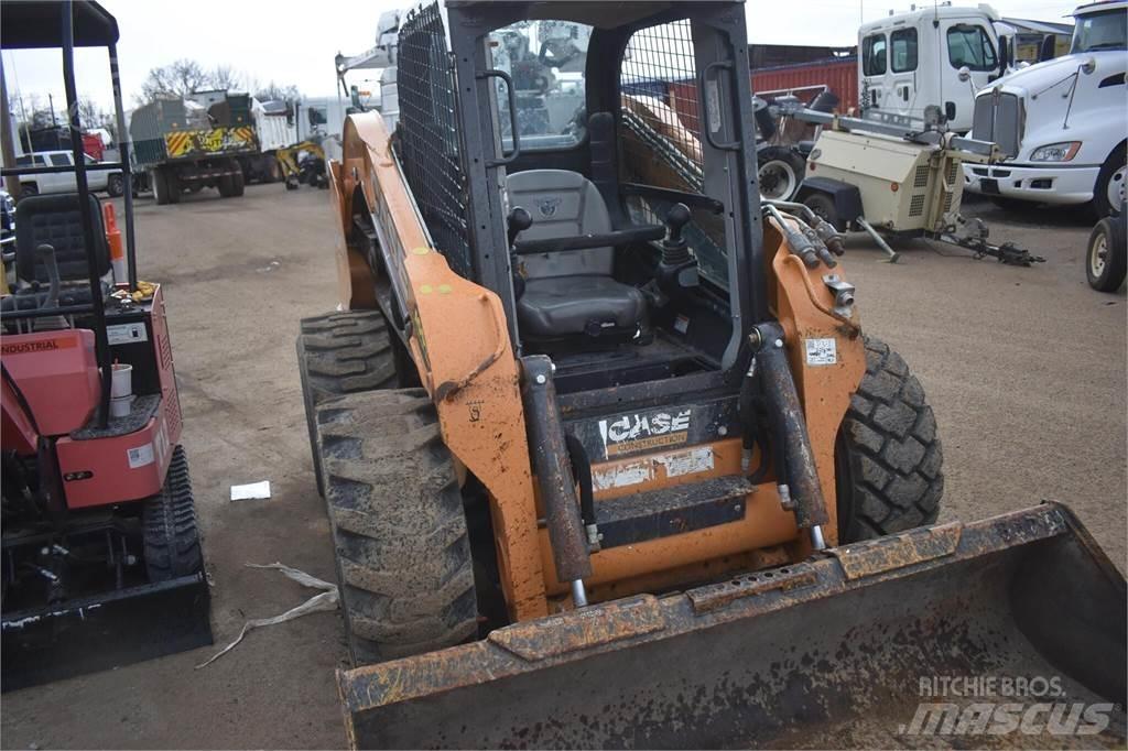 CASE SV340 Krautuvai su šoniniu pasukimu