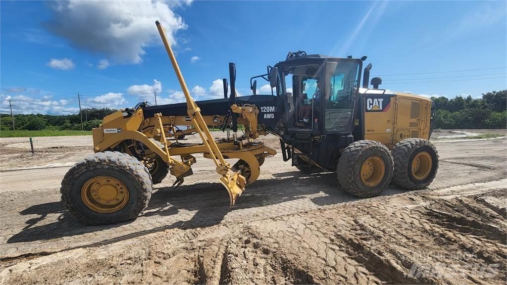 CAT 120M2 AWD Greideriai
