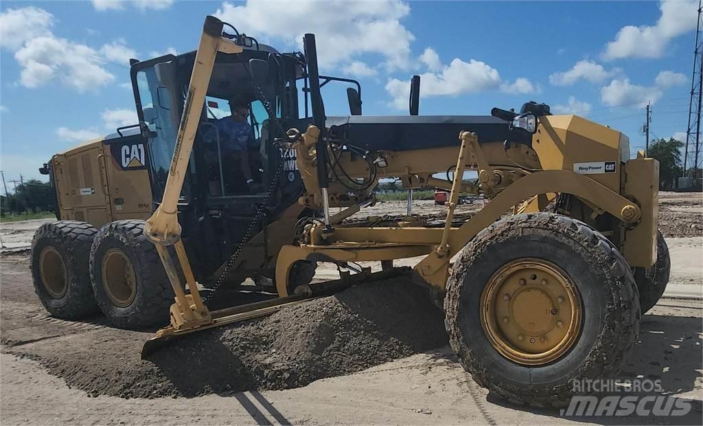 CAT 120M2 AWD Greideriai