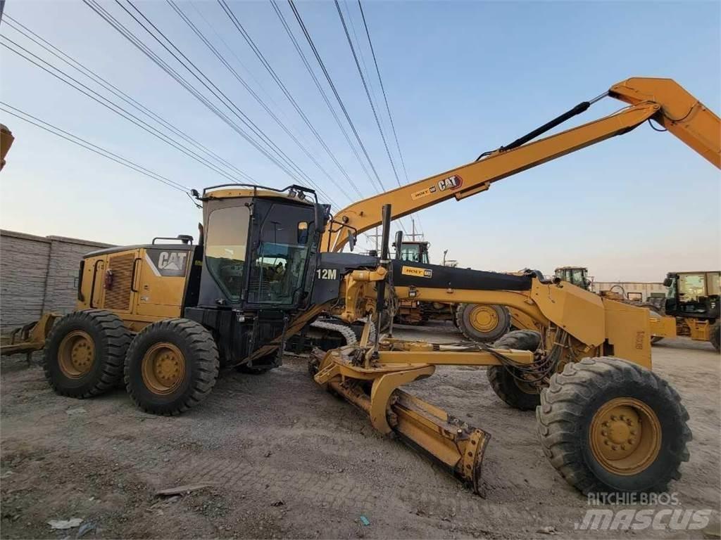 CAT 12M Greideriai