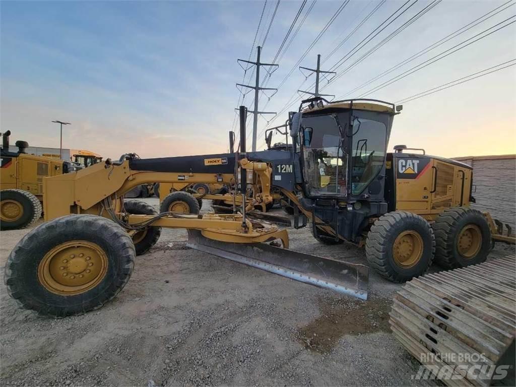 CAT 12M Greideriai