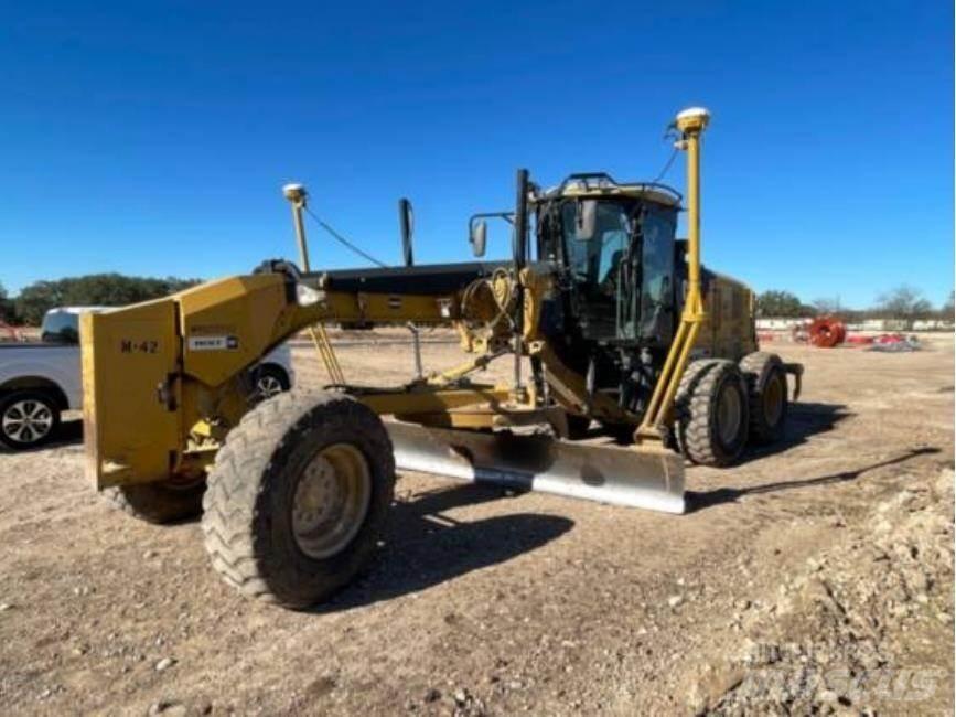 CAT 140M2 Greideriai