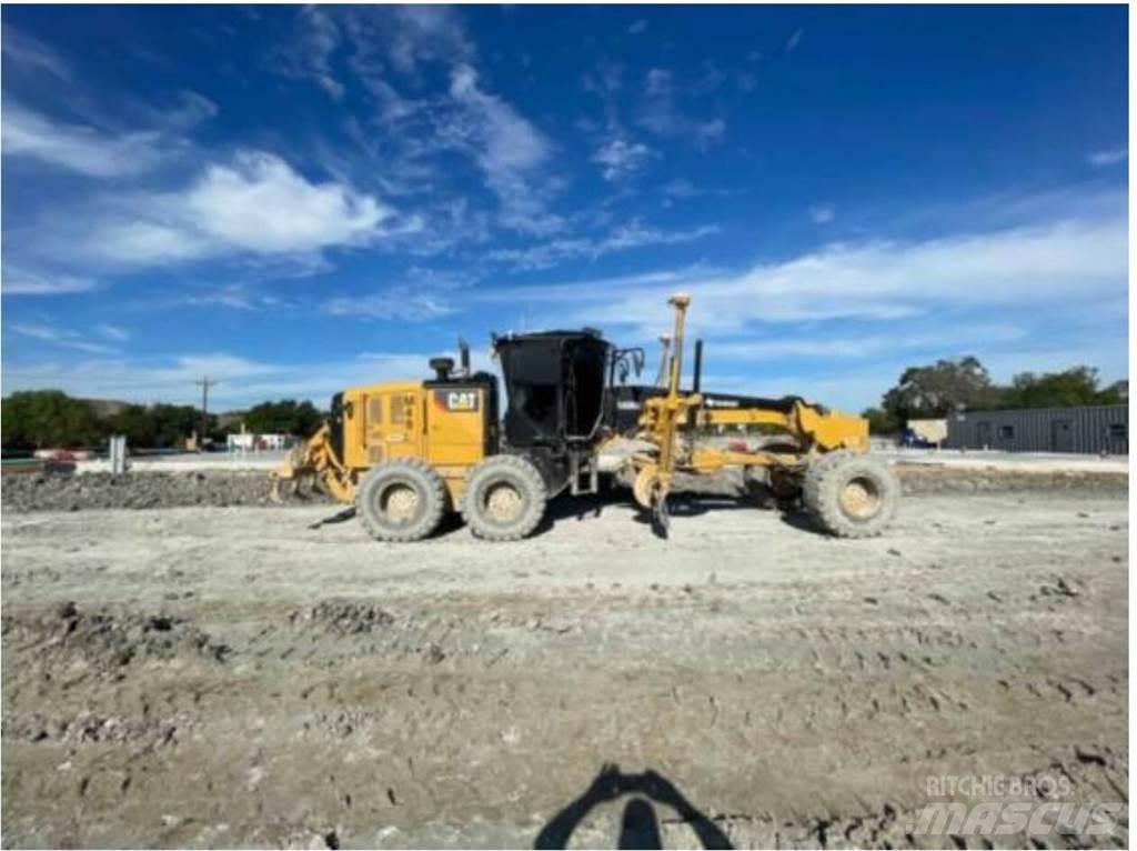 CAT 140M3 Greideriai