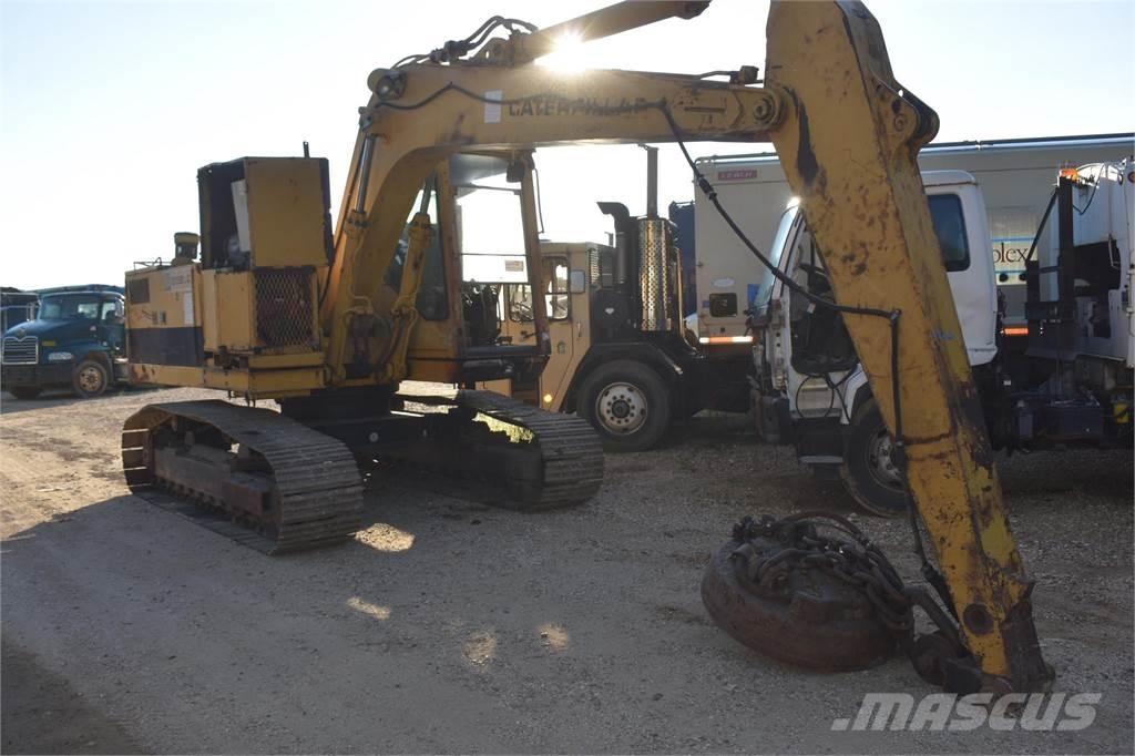 CAT 215B LC Vikšriniai ekskavatoriai