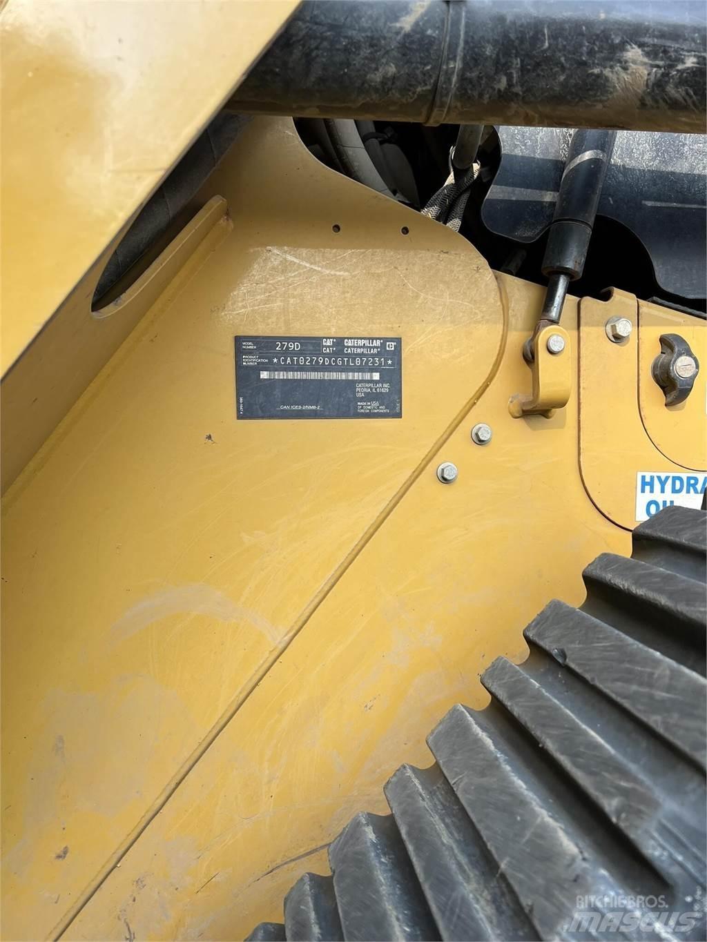 CAT 279D Krautuvai su šoniniu pasukimu