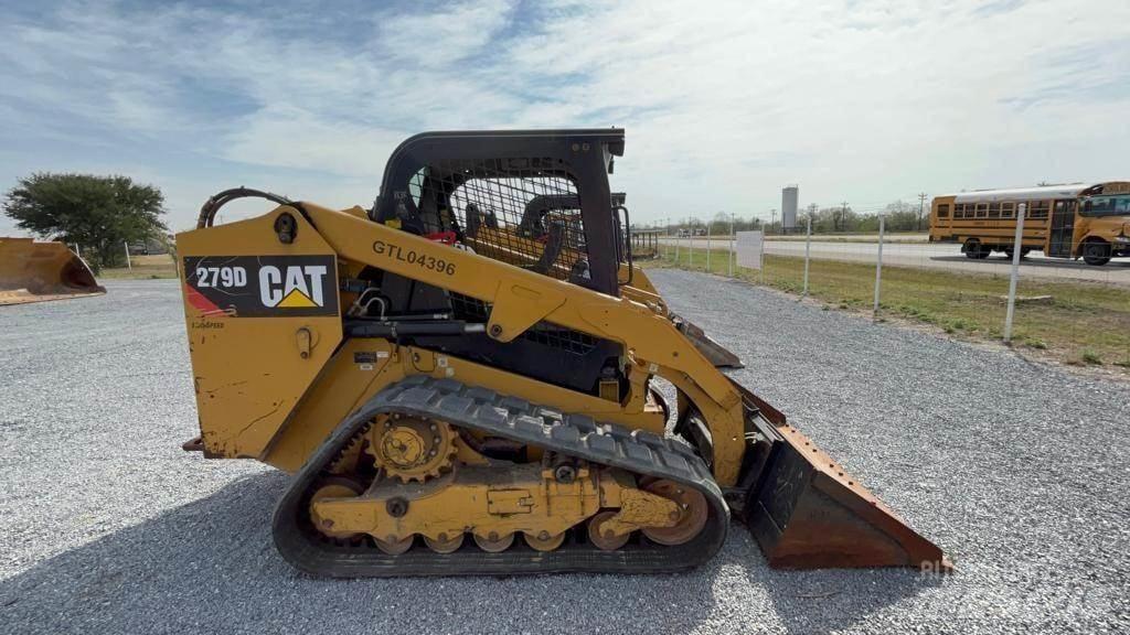 CAT 279D Krautuvai su šoniniu pasukimu