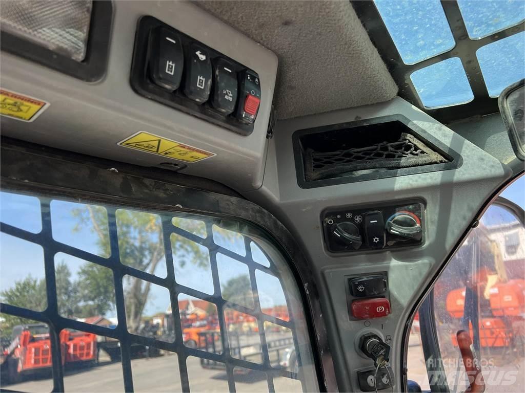 CAT 289D3 Krautuvai su šoniniu pasukimu