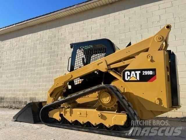 CAT 299D2 Krautuvai su šoniniu pasukimu