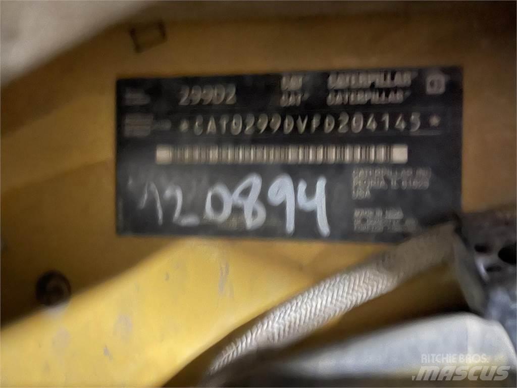 CAT 299D2 Krautuvai su šoniniu pasukimu