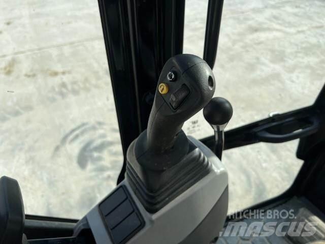 CAT 306CR Vikšriniai ekskavatoriai