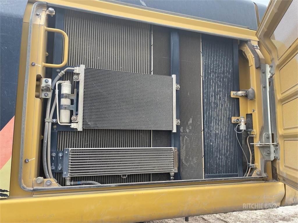 CAT 349FL Vikšriniai ekskavatoriai