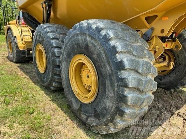 CAT 745 Karjeriniai savivarčiai