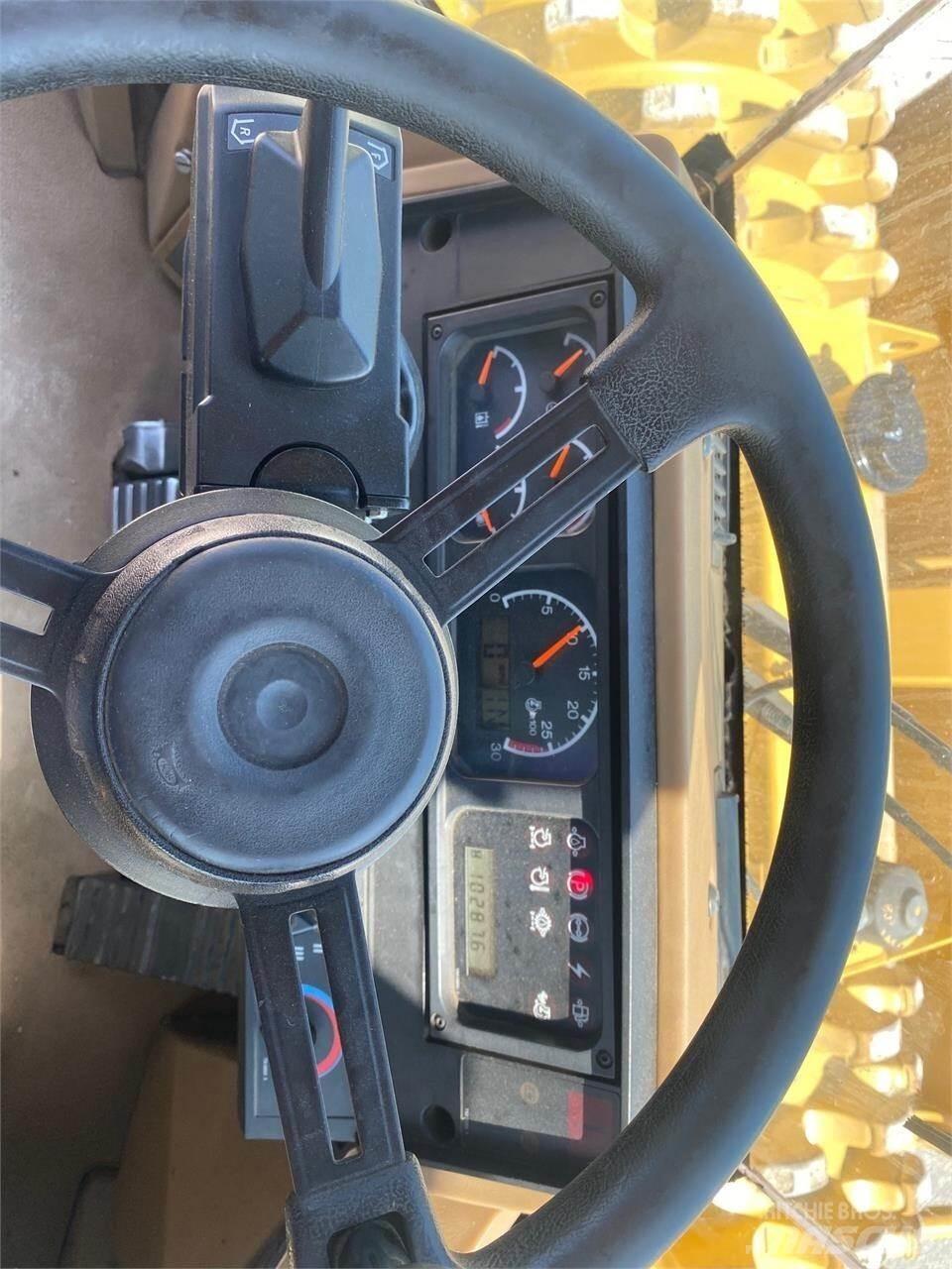 CAT 815F Atliekų presai