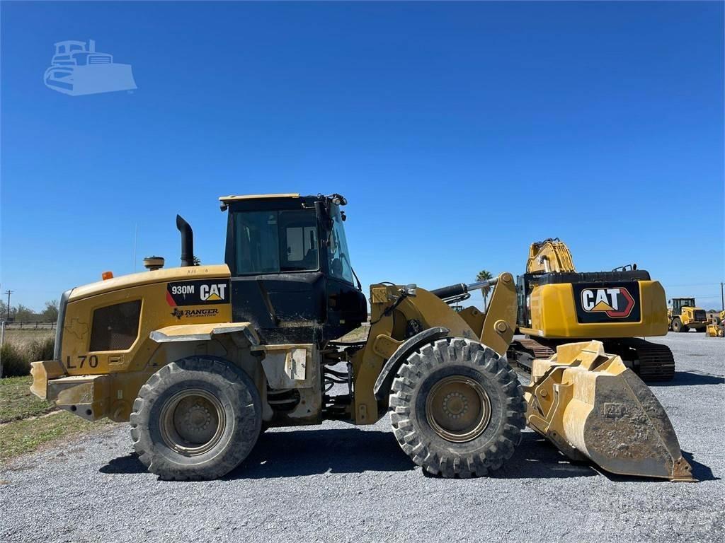 CAT 930M Naudoti ratiniai krautuvai