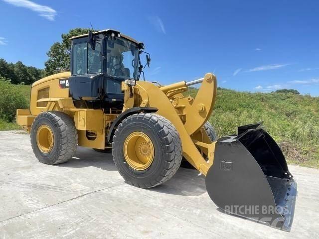 CAT 930M Naudoti ratiniai krautuvai