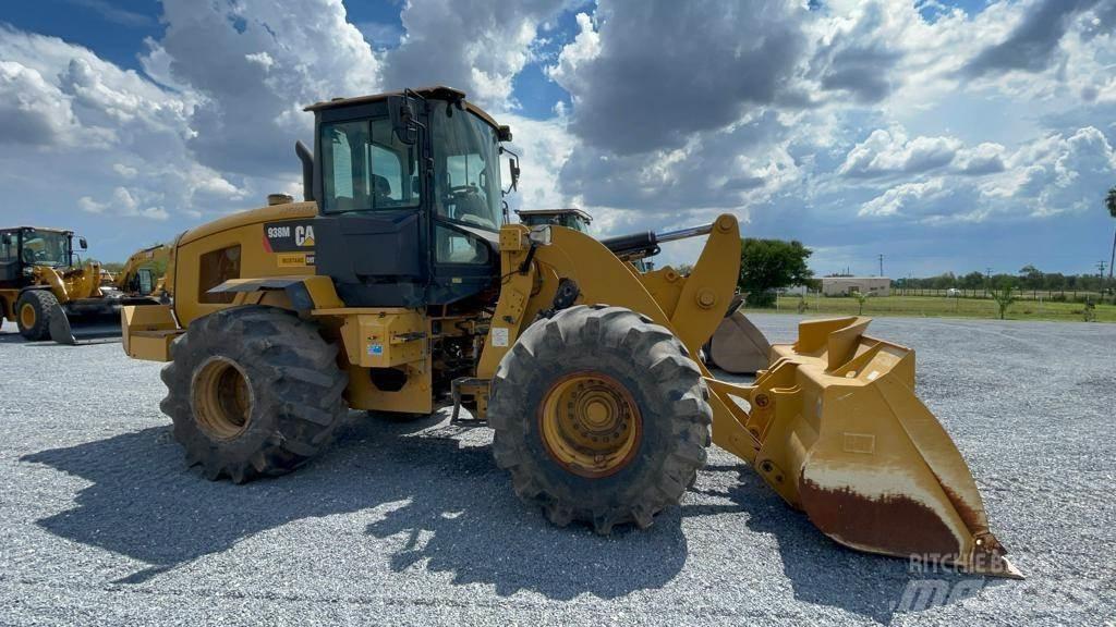 CAT 938M Naudoti ratiniai krautuvai